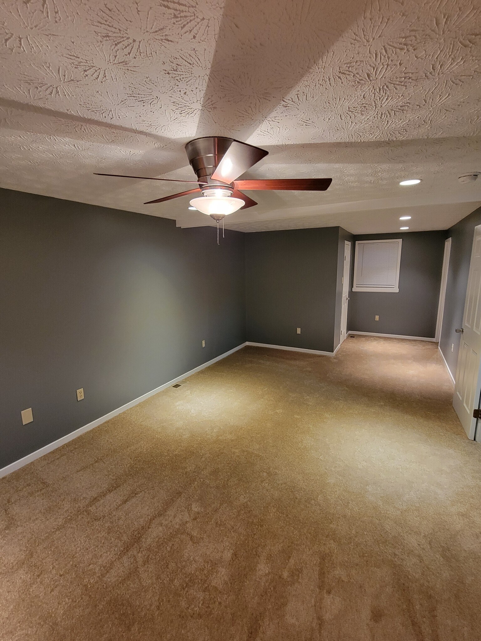 Building Photo - 4238 Glenn Dale Rd