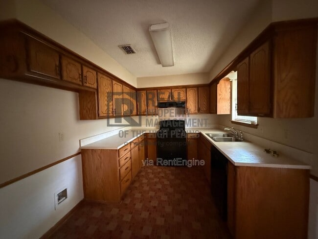Building Photo - 6503 Terryville Dr