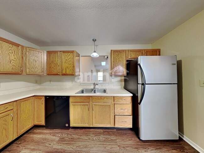 Building Photo - 18954 Prairie Crossing Dr