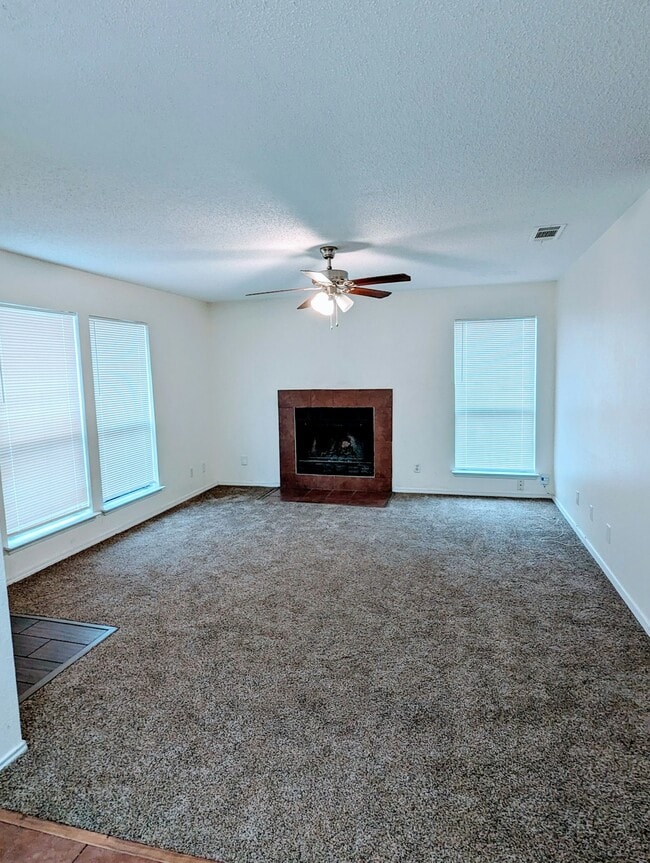 Building Photo - 8109 Foxfire Ln