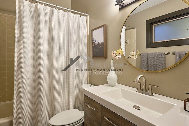 Building Photo - 500 Bayberry Dr