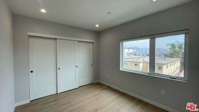 Building Photo - 5226 Satsuma Ave
