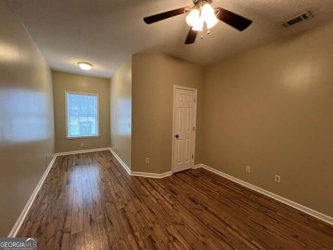 Building Photo - 388 New Point Peter Rd