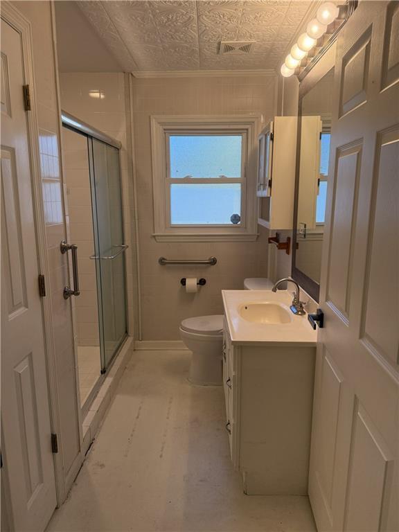 Building Photo - 2222 Parkwood Dr