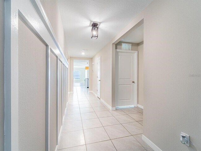 Building Photo - 13748 Wineberry Dr