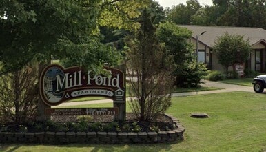 Building Photo - 800 E Smith St