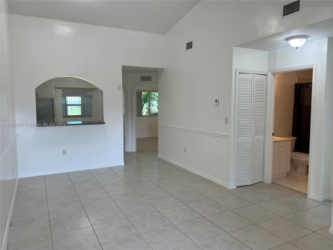 Building Photo - 980 NE 33rd Terrace