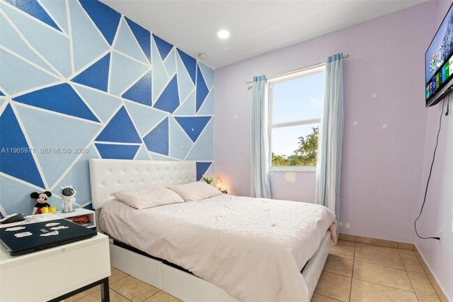 Building Photo - 2328 NE 37th Terrace