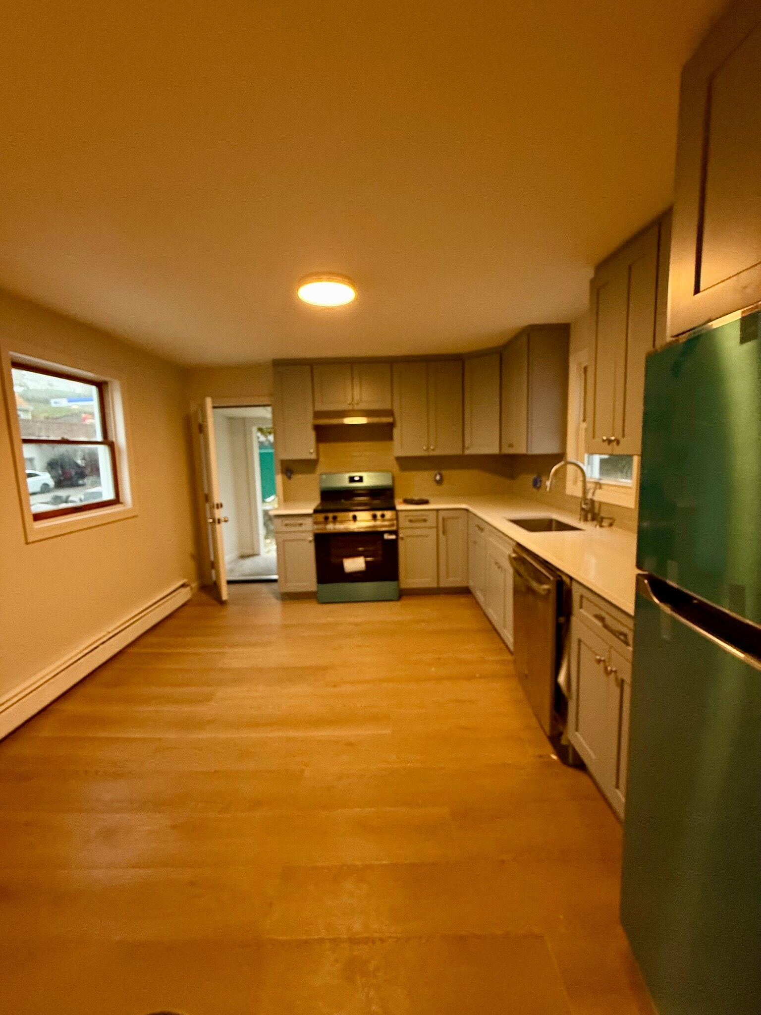 Building Photo - 613 South St