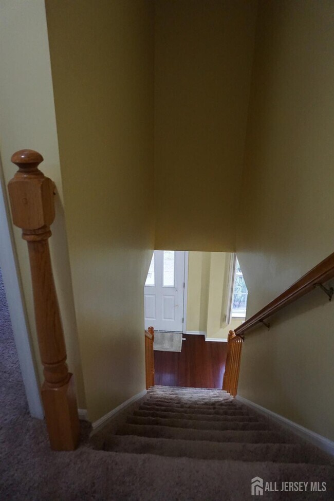 Building Photo - 160 Vasser Dr