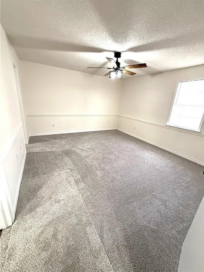 Building Photo - 10219 Gulfcrest Rd