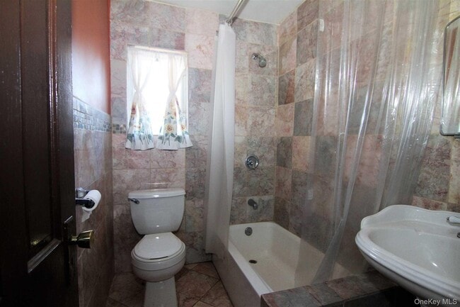 Building Photo - 35 Glanhope Rd