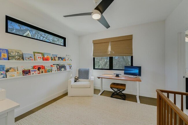 Building Photo - 907 Redd St