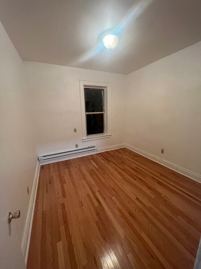 Building Photo - 1006 Bergen St