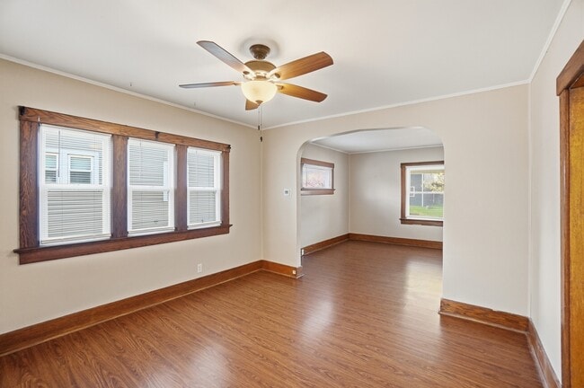 Building Photo - 1033 Forest Ave