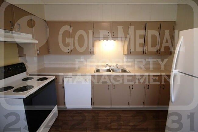 Building Photo - 609 Sunset Ln