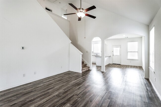 Building Photo - 9011 Beacon Mill Dr