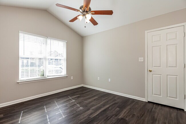 Building Photo - 1315 Braveheart Ln