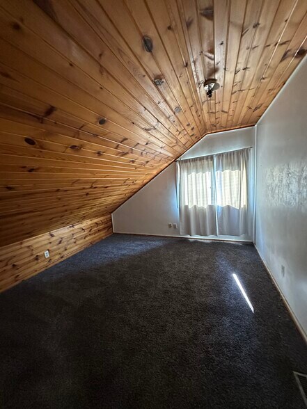 Extra room or living area - 750 8th St