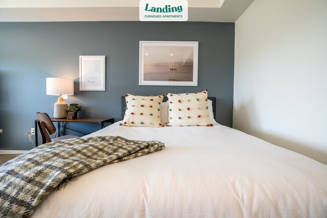 Building Photo - 4545 SW Angel Ave