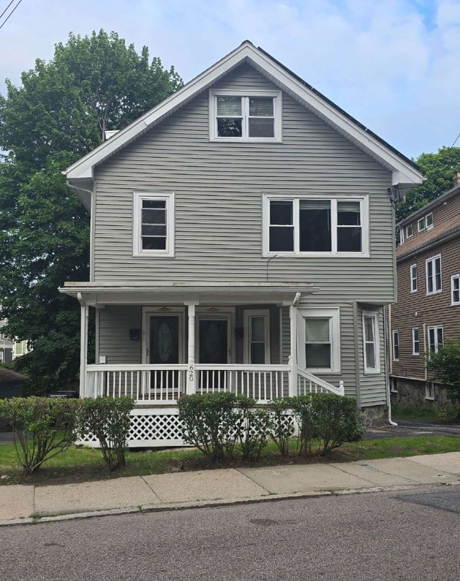 Building Photo - 620 South St