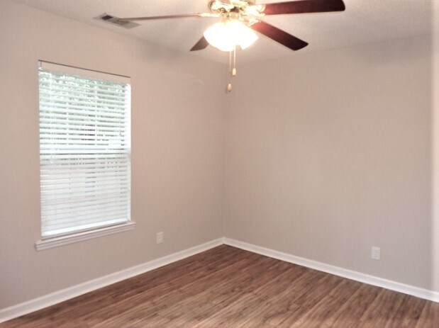 Building Photo - 172 Parkside Dr