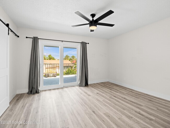 Building Photo - 290 Paradise Blvd