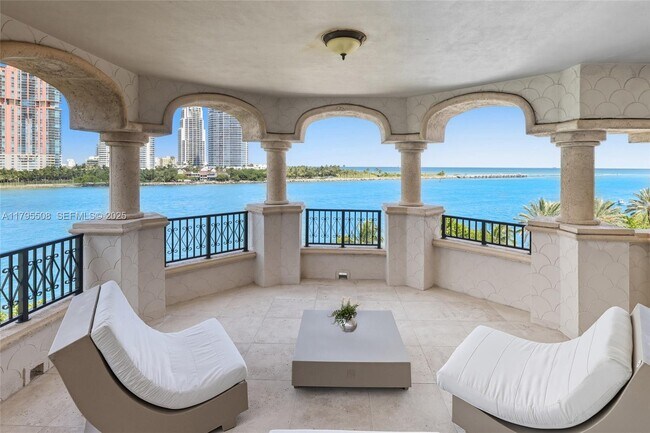 Building Photo - 7141 Fisher Island Dr
