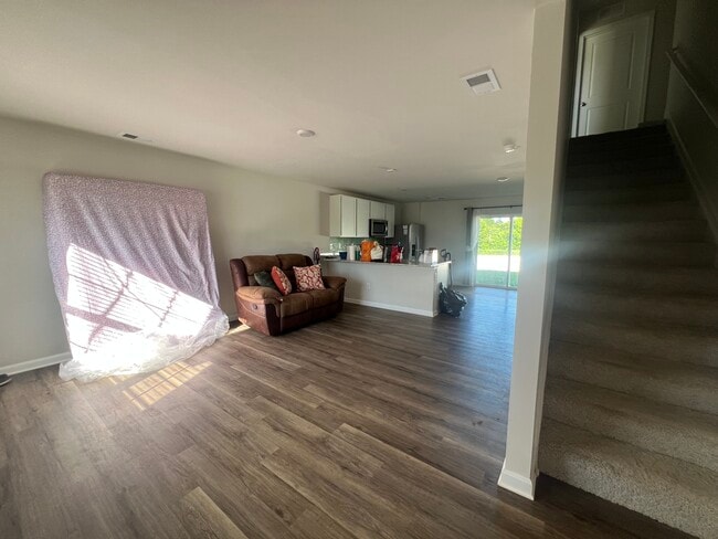 Building Photo - 162 Gumspring Dr