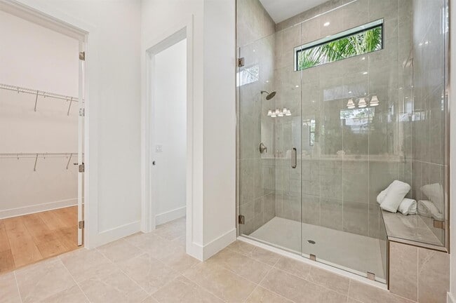 Building Photo - 13621 Le Christine Dr