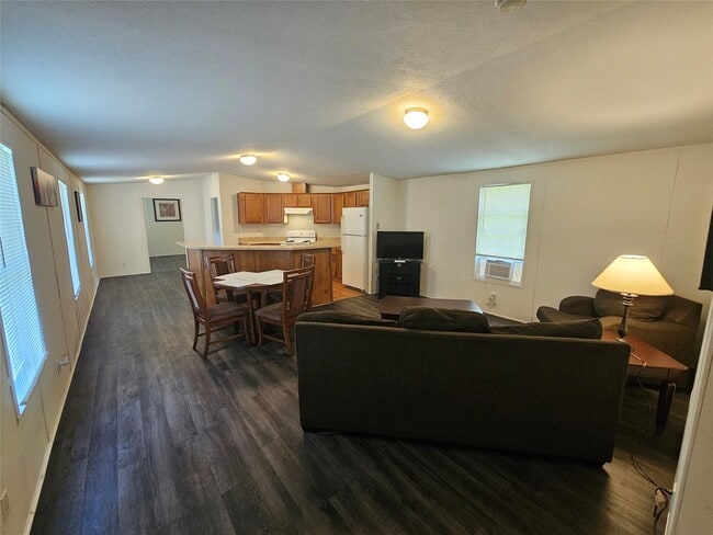 Building Photo - 1225 Osteen St
