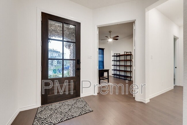 Building Photo - 2901 Little Wonder Ln
