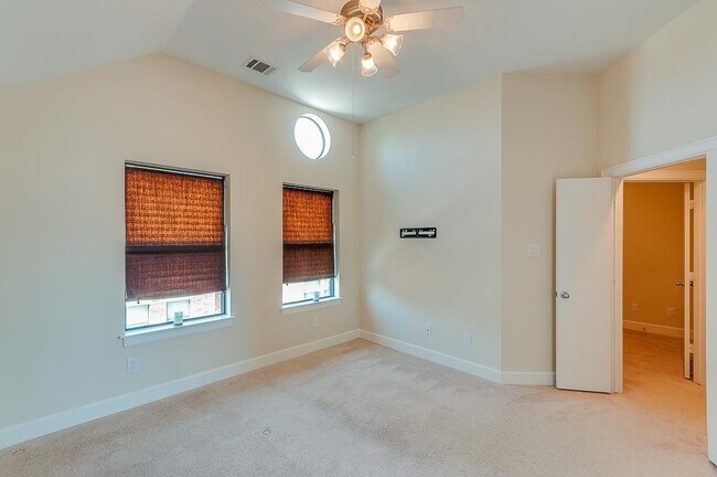 Building Photo - 3703 Main Poplar Dr