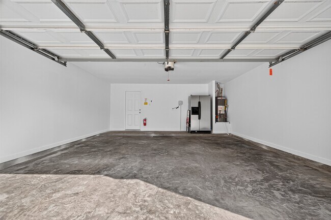 Building Photo - 17422 Bending Post Dr