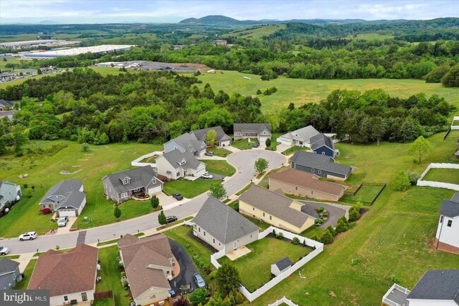 Building Photo - 115 Beauregard Dr