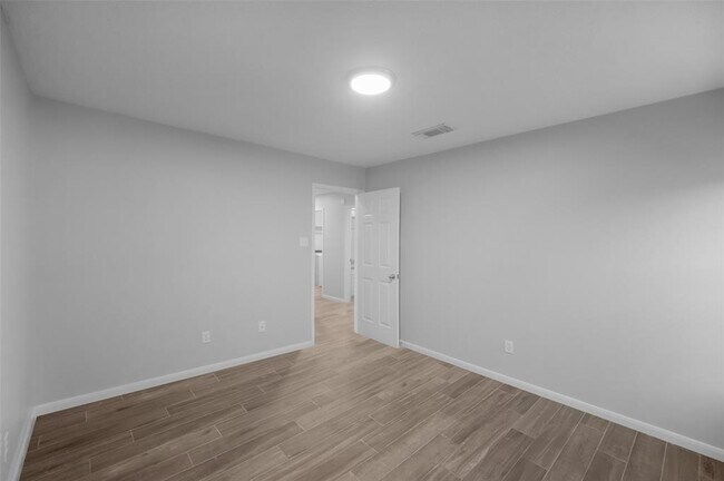 Building Photo - 14911 Englebrook Dr