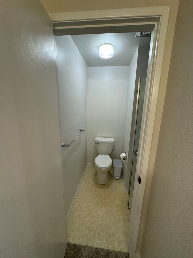 Building Photo - 2Bd/2Ba Seattle Condo