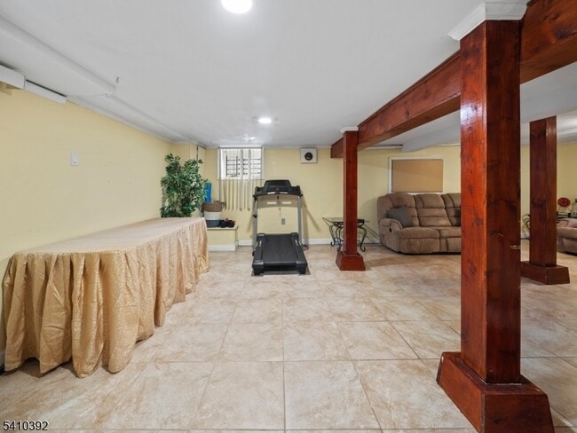 Building Photo - 714 Irvington Ave