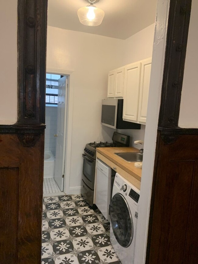 Interior Photo - 735 St Nicholas Ave