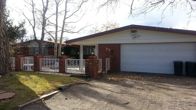 Building Photo - 33 Skyline Dr
