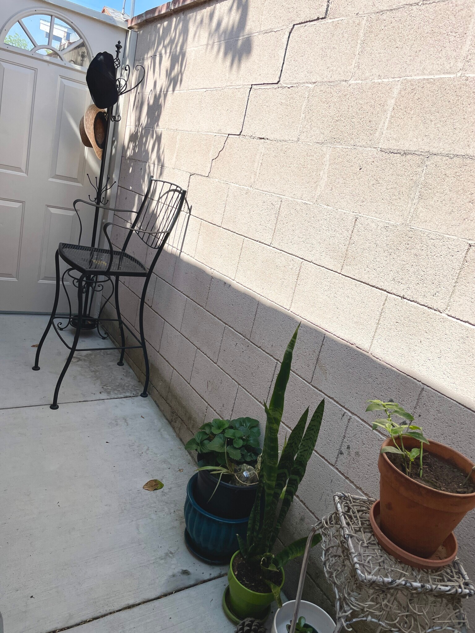 Building Photo - 19934 Saticoy St