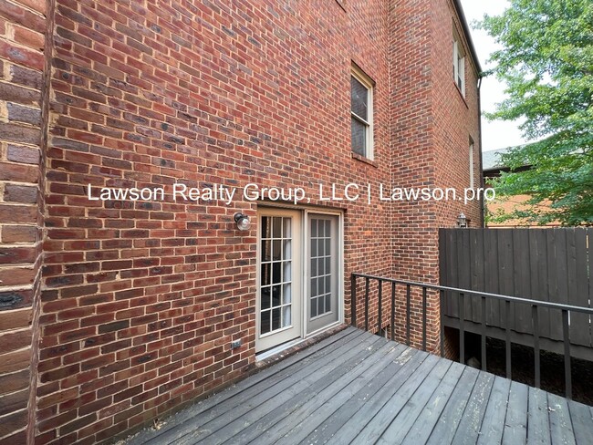 Building Photo - 2217 Jefferson St SW