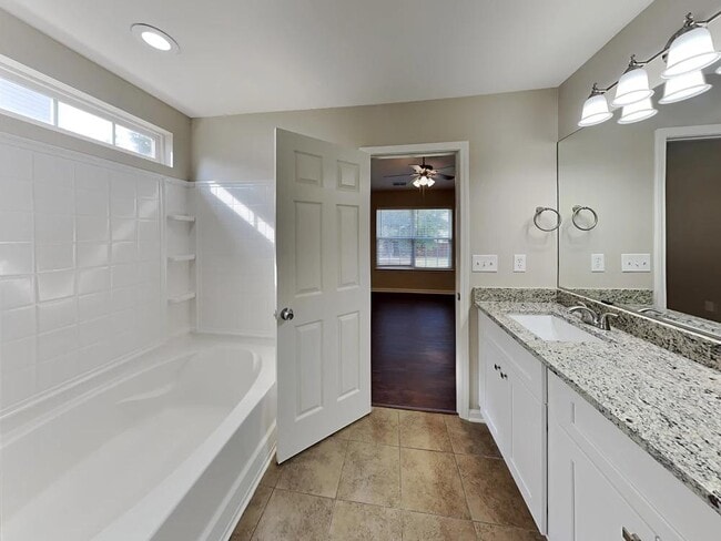 Building Photo - 2146 Clear Brook Dr