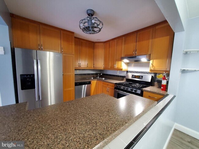 Building Photo - 48 Lehavre Ct