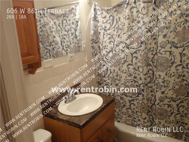 Building Photo - 606 W 86th Terrace