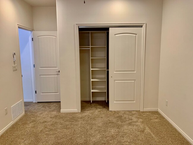 Building Photo - INCLUDES UTILITIES - Two Bedroom Basement Apartment