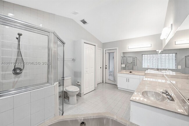 Building Photo - 18440 SW 77th Ct