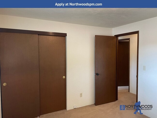 Building Photo - Very Nice 3 Bedroom 2 Bath Home-Located on a Corner Lot