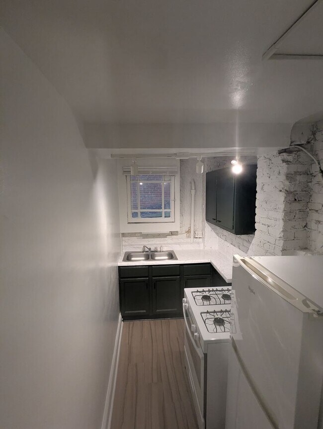 Interior Photo - Ponce Properties