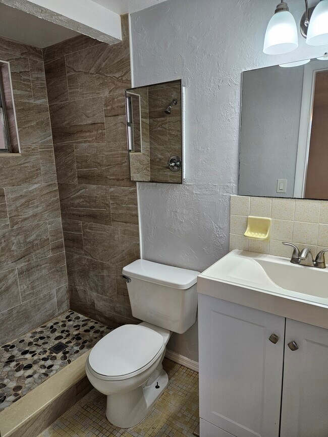 Building Photo - 3345 Trask Dr